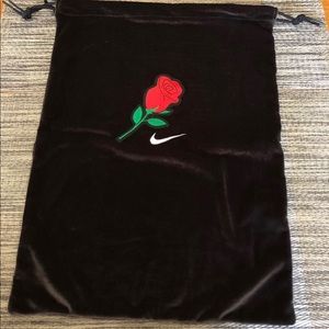 Nike Rose Velvet Soft Shoe Bag